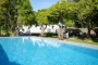 Zona de piscina y jardín